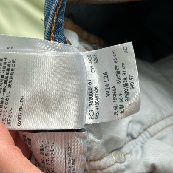 Levi’s 501 Original Cropped Jean - Picture 7 of 10